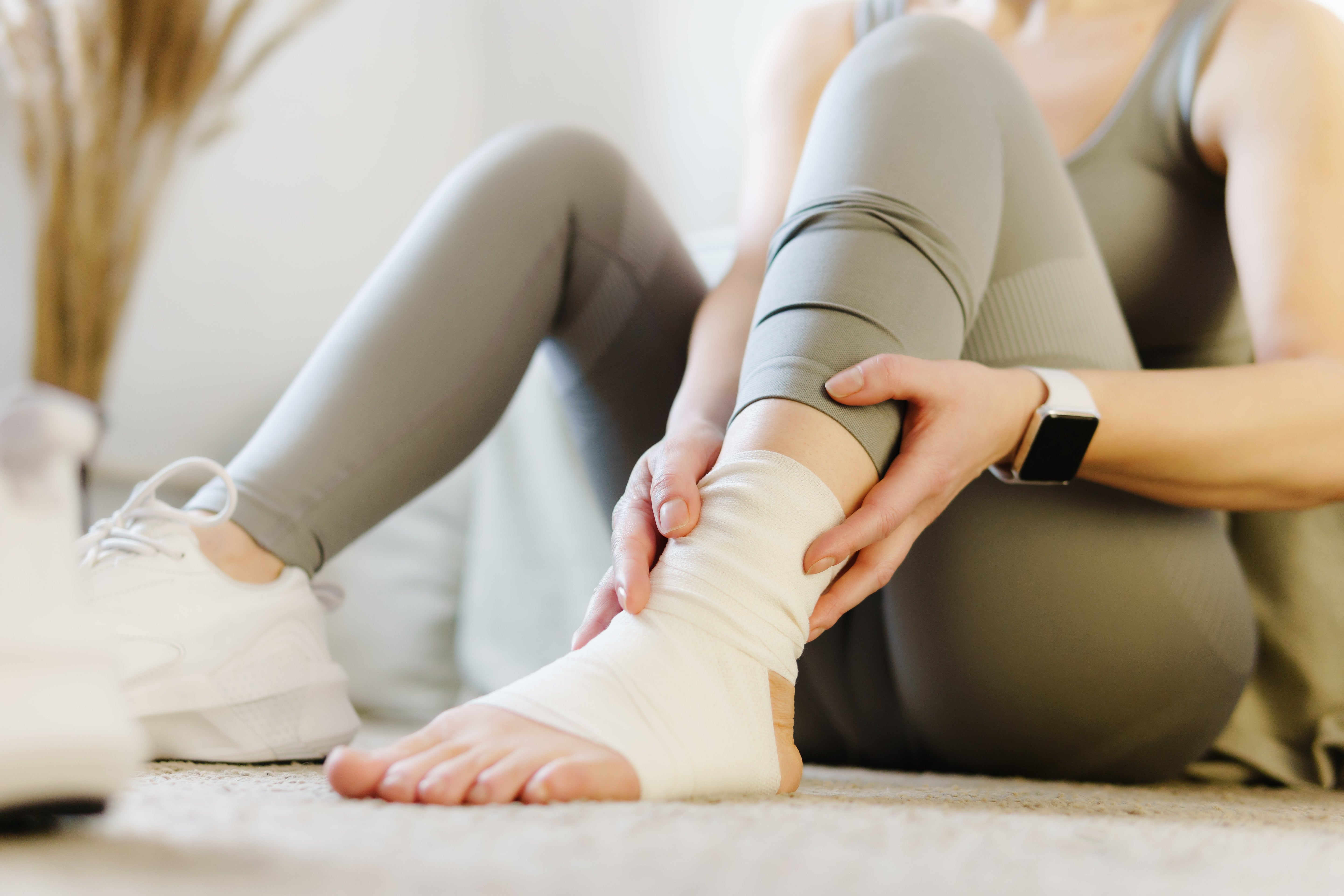CBD for Sprains & Strains: How to Speed Up Recovery Naturally - Xtreme Wellness